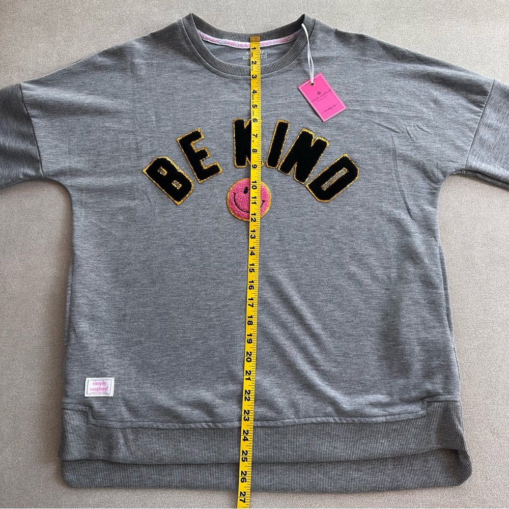 Simply Southern Be Kind Sweatshirt. Gray. Medium. NWT - Picture 8 of 10